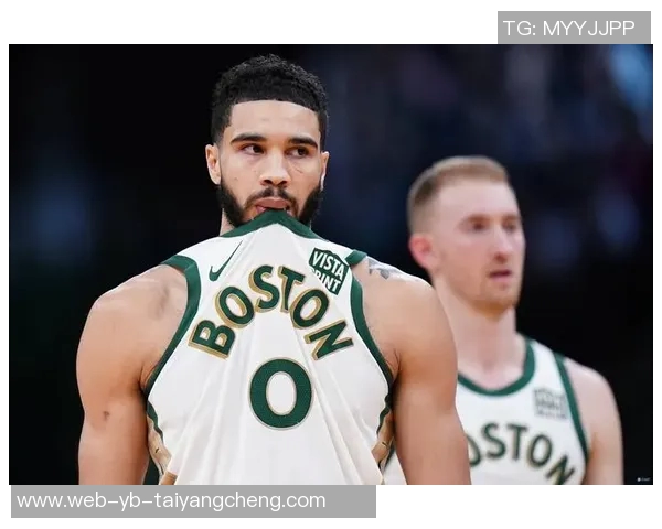 塔图姆分享惊艳扣篮视频引发热议鞋子成关键因素引发讨论