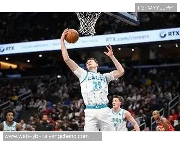 卡尔克布伦纳表现抢眼四投全中贡献双十数据但致命失误令人惋惜