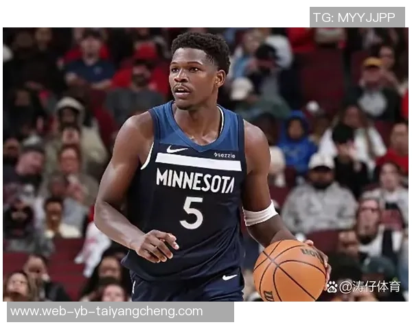 爱德华兹背部痉挛成疑队记透露揭幕战客战开拓者最新动态